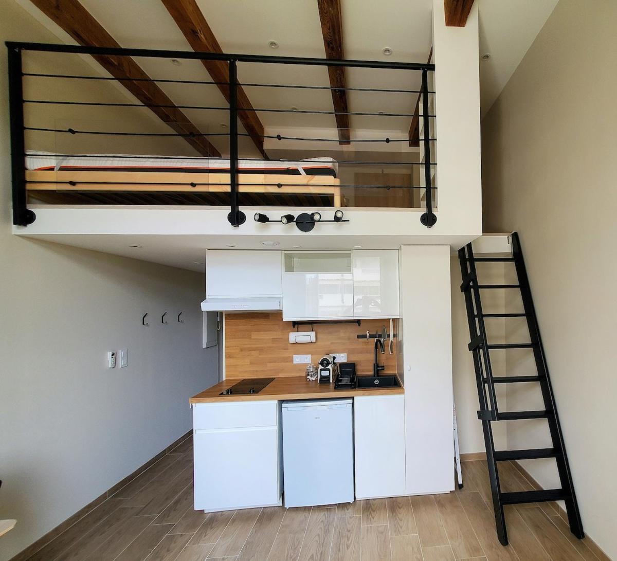 Bioves - Mezzanine Studio, Charming & Comfortable Appartement *